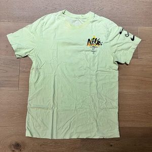 Nike The Nike Tee Men’s Medium